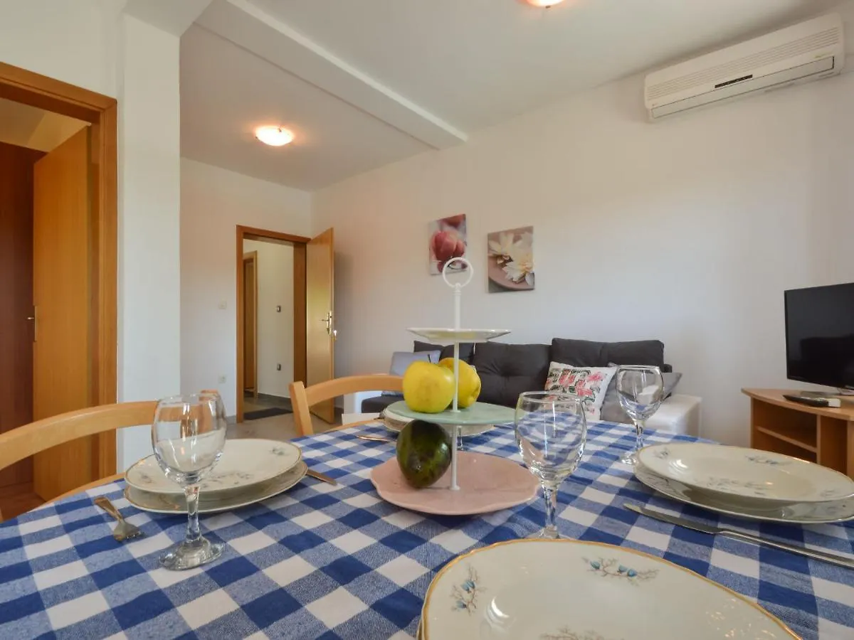 Apartment Mara-2 By Interhome 0*, Anic